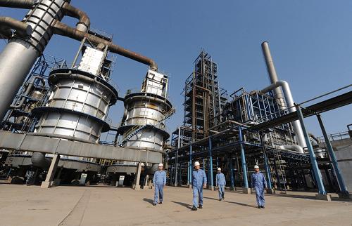 石油・化学産業